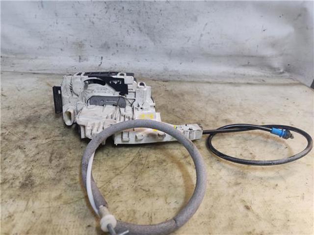 MERCEDES A9067200035 Замок водительской двери в наличии Черкассы