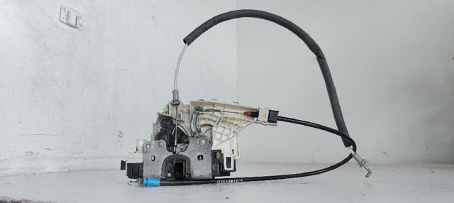 A9067201435 MERCEDES Замок водительской двери купить в Николаев