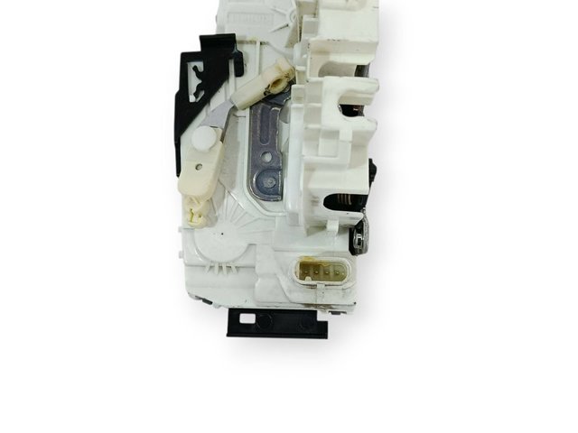 Fecho da porta dianteira esquerda A9067202135 MERCEDES