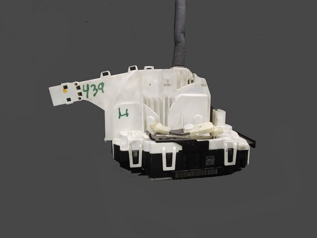 Fecho da porta dianteira esquerda A9067202135 MERCEDES