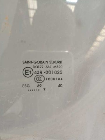 A9067250010 MERCEDES Стекло двери передней левой купить в Черновцы