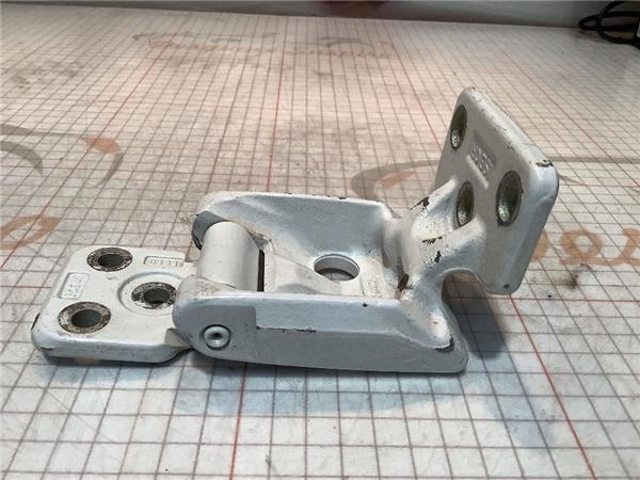 Gozno direito superior da porta traseira (batente) A9067400537 Mercedes