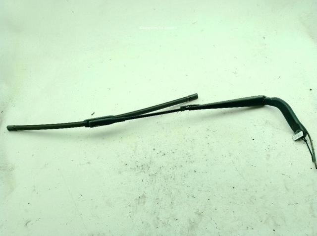 Braço de limpa-pára-brisas do pára-brisas A9068200644 MERCEDES