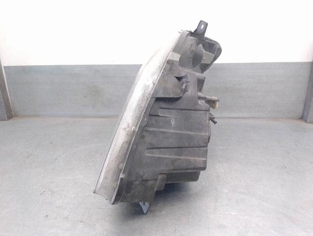 A9068200661 MERCEDES Правая фара купить в Ирпень