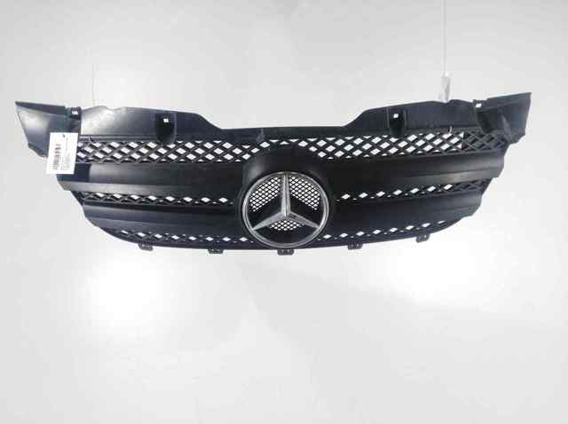 Grade dianteira para Mercedes-Benz Sprinter 5-T Box/Chassis (905) Mercedes Sprinter 02.00 -> Open Box 208 CDI (901.6/902.611-612) / 03.99 - 12.06 A9068800385
