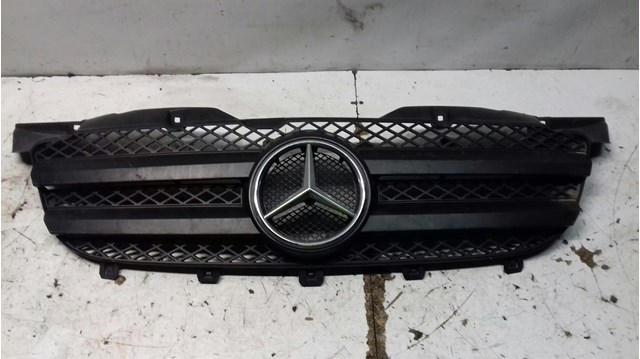 Grade dianteira para Mercedes-Benz Sprinter 3,5-T van Mercedes Sprinterii Combi (a partir de 01.06) 324 (906.733/735) / 01.06 - ... 272979 A9068800385