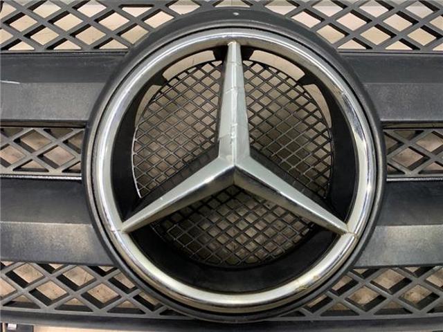 MERCEDES A90688003859051 Решетка радиатора в наличии Львов