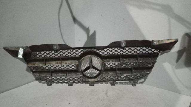 MERCEDES A90688003859051 Решетка радиатора в наличии Киев