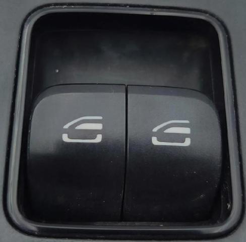 A9079054507 MERCEDES Кнопочный блок управления стеклоподъемником передний правый купить в Полтава