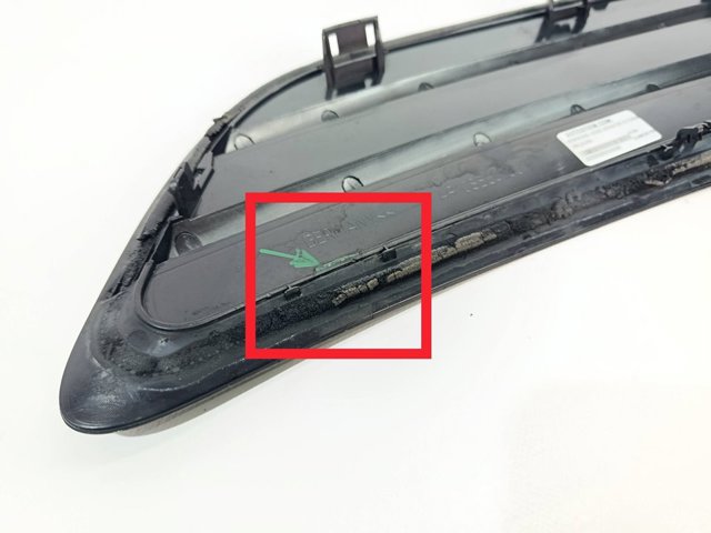 MERCEDES A9108360500 Решетка капота в наличии Винница
