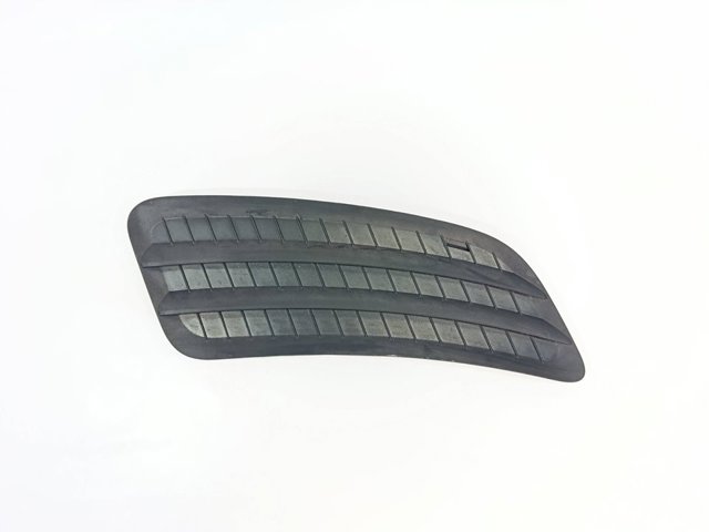 MERCEDES A9108360500 Решетка капота в наличии Львов