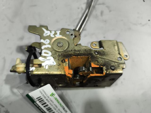 MERCEDES A9737200735 Замок водительской двери в наличии Николаев