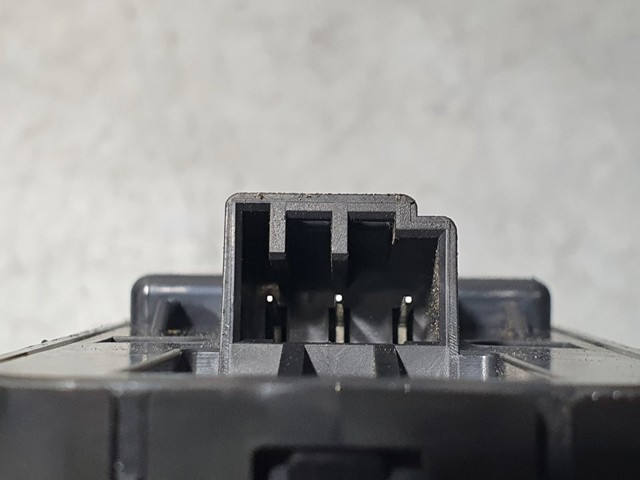 AH2214540AC LAND ROVER Кнопочный блок управления стеклоподъемником передний левый купить в Запорожье