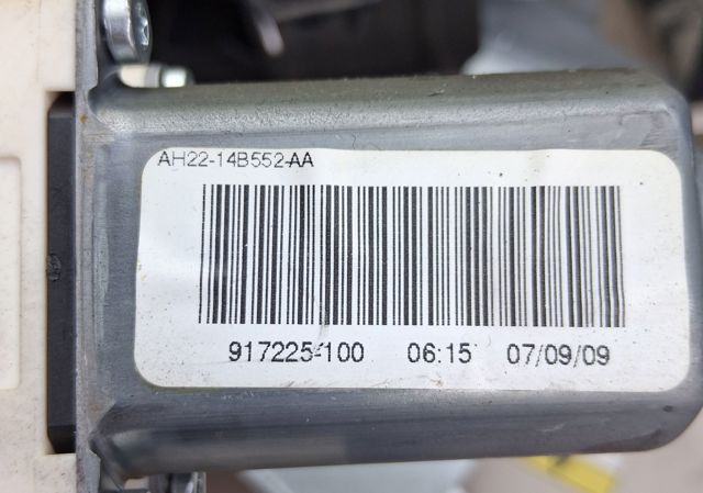 LAND ROVER AH2214B552AA Мотор стеклоподъемника двери передней правой в наличии Николаев