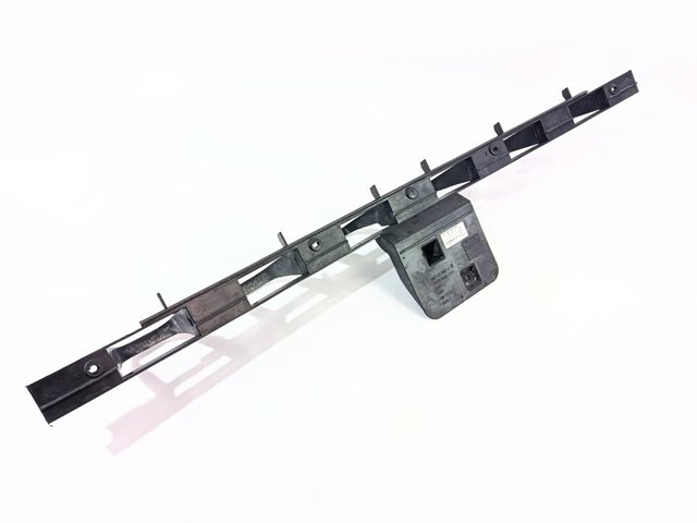 FORD AM51R17B861AD Кронштейн бампера заднего центральный в наличии Житомир