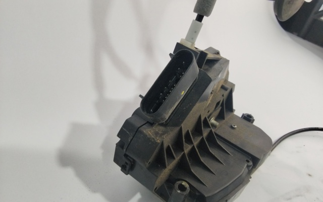 FORD AM5AU21813AE Замок двери передней левой в наличии Сумы