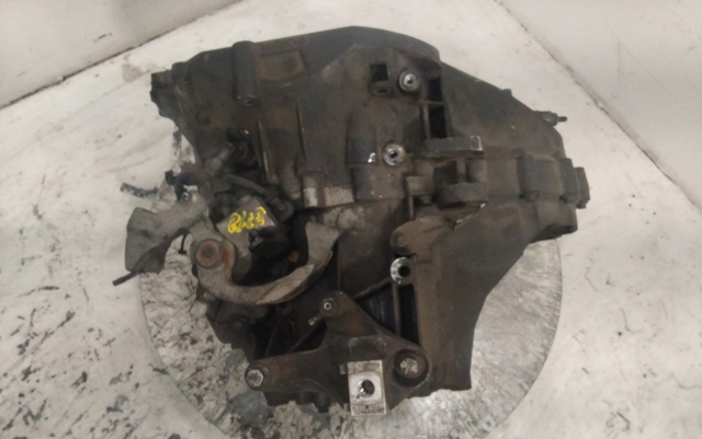 AV4R7002AA КПП купить Львов