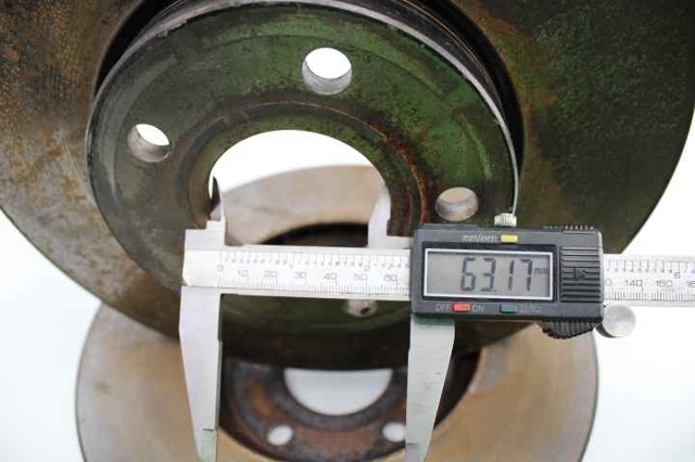 FORD AV611125DB Передние тормозные диски в наличии Черкассы