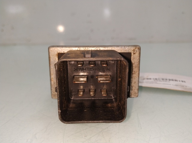 AV6112A343BA LAND ROVER Реле свечей накала купить в Винница