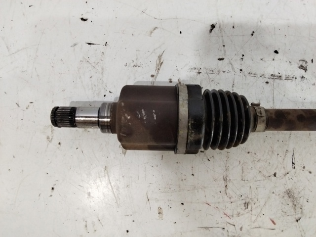 AV613B437CC Левая полуось купить Кривой Рог