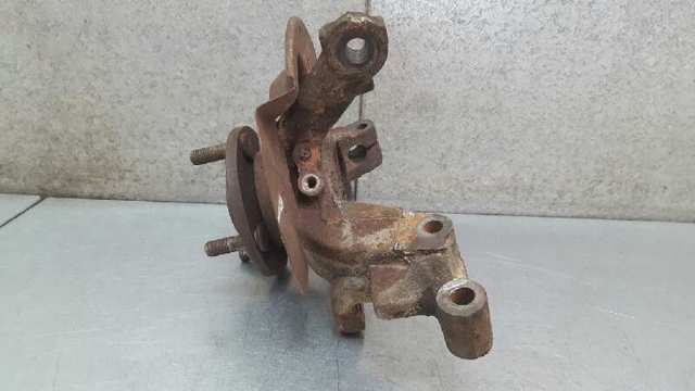 B25D33021B MAZDA Цапфа (поворотный кулак) передний правый купить в Киев