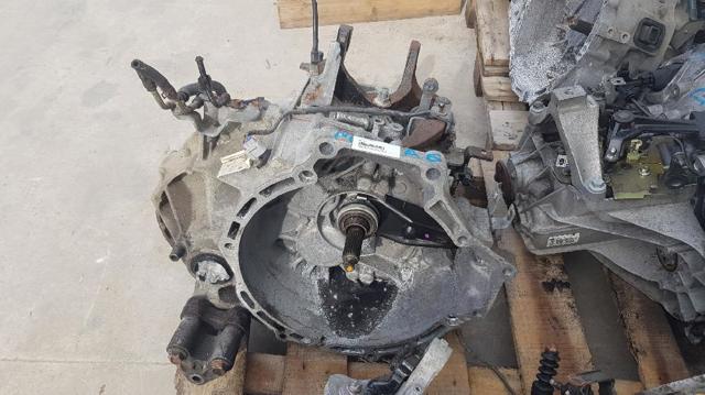 MAZDA B2C2B КПП в наличии Запорожье