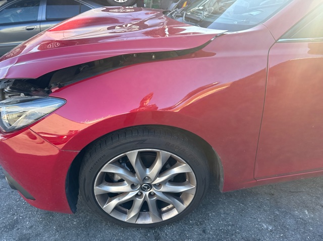 Pára-lama dianteiro esquerdo B45A52211B MAZDA