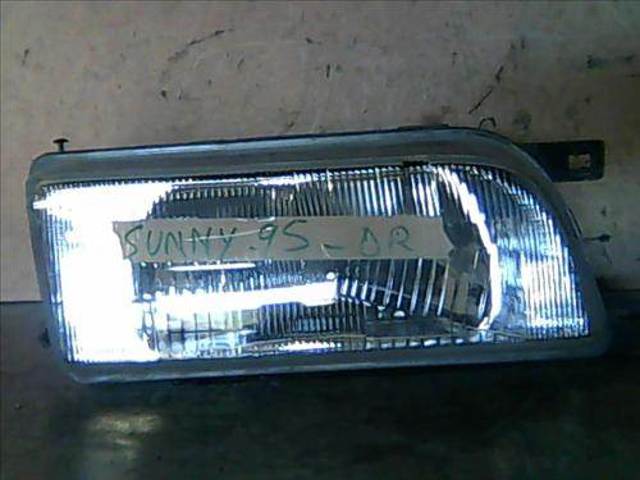B601063C00 NISSAN Правая фара купить в Киев