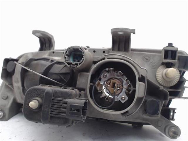 NISSAN B601070J17 Правая фара в наличии Ужгород