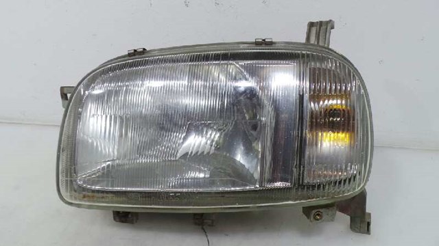 B60605F401 NISSAN Левая фара купить в Ужгород