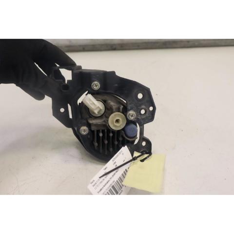 MAZDA B63B51694 Кронштейн крепления противотуманной фары левой в наличии Кривой Рог