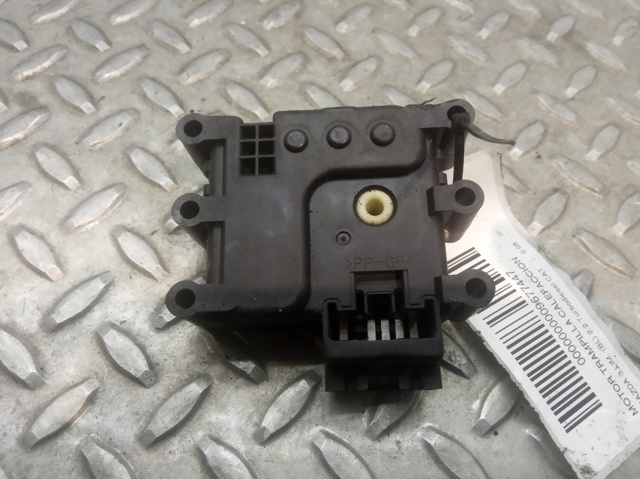 Motor de comporta de recirculação de ar BBM461B60 Mazda