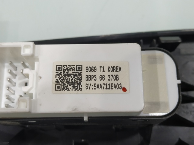 MAZDA BBP366370B Кнопка стеклоподъемника передняя в наличии Житомир