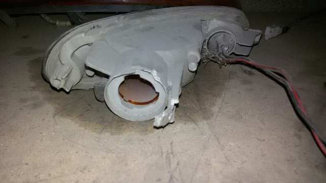 MAZDA BC6A51060B Поворотник правый в наличии Днепр