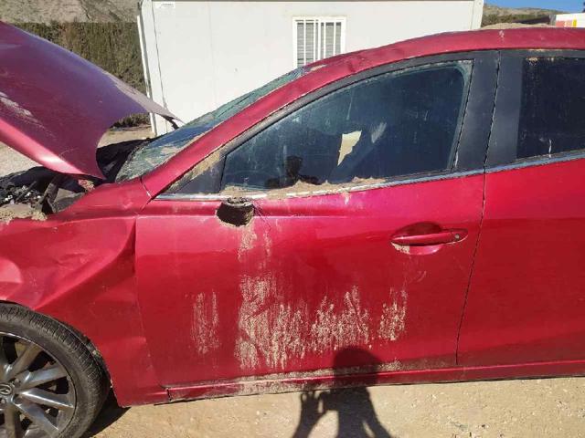 Porta dianteira esquerda BHY05902XF Mazda