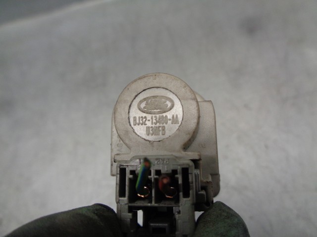 LAND ROVER BJ3213480AA Датчик стоп сигнала в наличии Павлоград