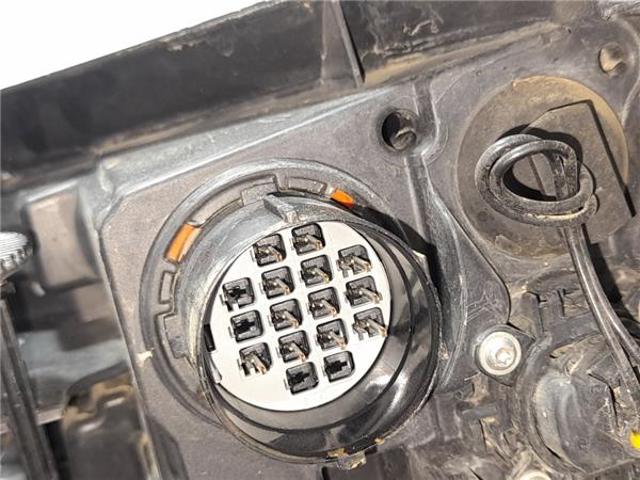 LAND ROVER BJ3213W029EE Фара правая в наличии Винница