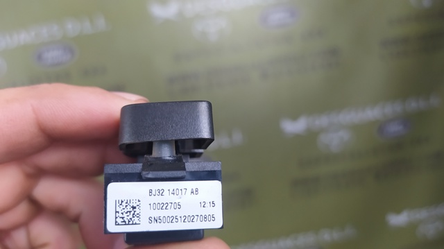 BJ3214017AB LAND ROVER купить в Ужгород