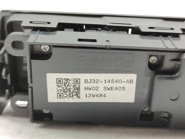 LAND ROVER BJ3214540AB в наличии Киев