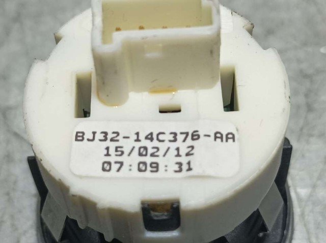 LAND ROVER BJ3214C376AA в наличии Ирпень