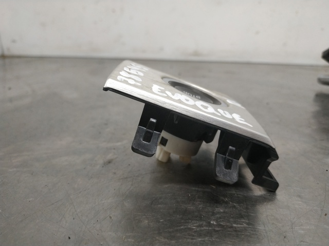 LAND ROVER BJ3214C376AA в наличии Тернополь