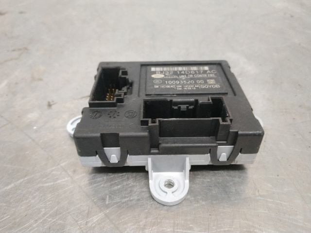 LAND ROVER BJ3214D617AC в наличии Ужгород