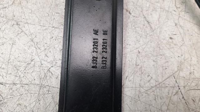 LAND ROVER BJ3223201AE в наличии Ужгород