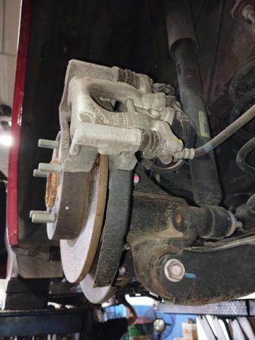 BJS72611XB MAZDA Цапфа задняя правая купить в Хмельницкий