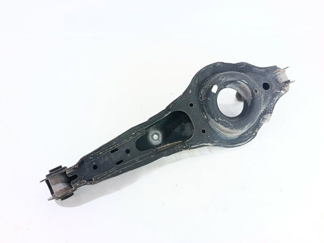 MAZDA BP4K28300E Рычаг задней подвески нижний левый/правый в наличии Кривой Рог