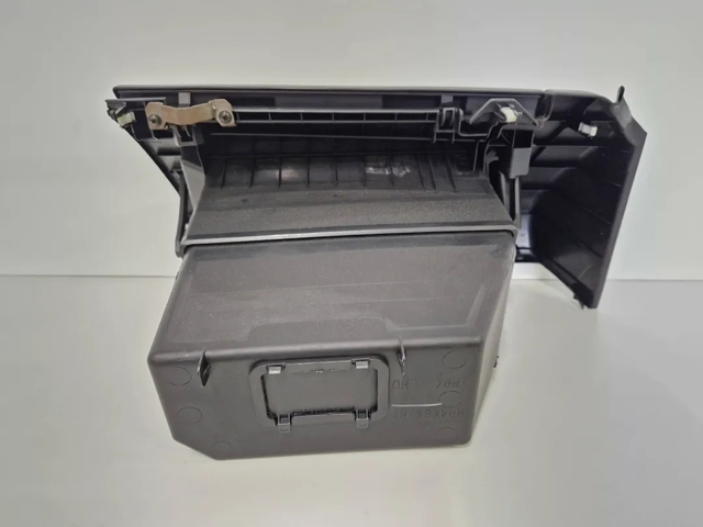BP4K64030G02 MAZDA Ящик перчаточный (бардачок) купить в Полтава