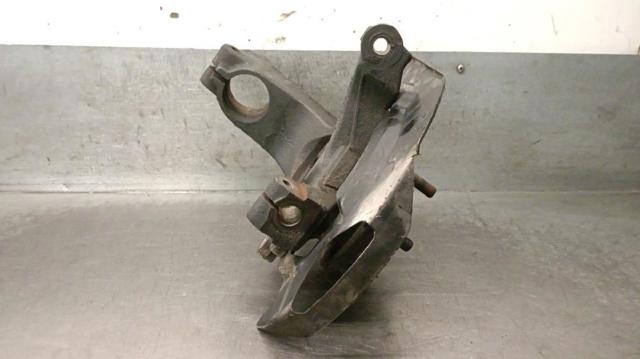 BR5S33021 MAZDA Цапфа (поворотный кулак) передний правый купить в Одесса