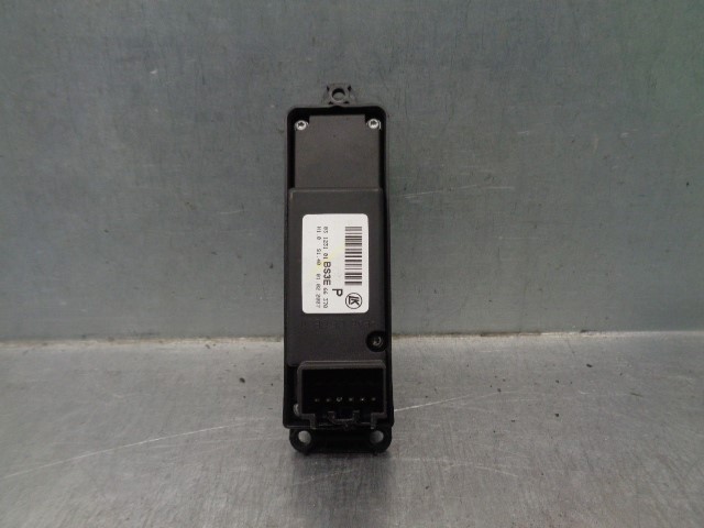 BS3E66370 MAZDA Кнопка включения мотора стеклоподъемника передняя правая купить в Тернополь