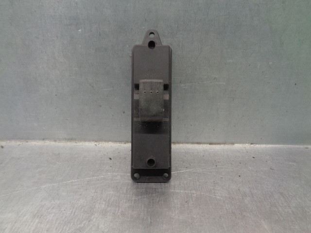 BS3E66370 MAZDA Кнопка стеклоподъемника передняя купить в Ужгород