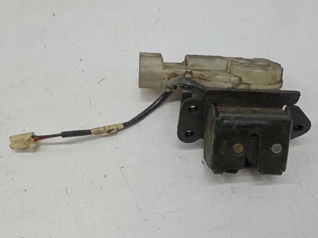 MAZDA C10062310F Замок багажника в наличии Чернигов